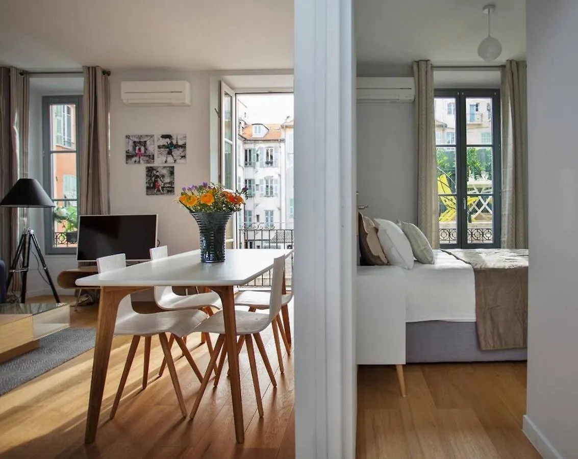 Apartmán F2 Terrasse, Moderne, Hyper Centre, Clim, Ascenseur- Dubouchage Nice 0*,  Francie